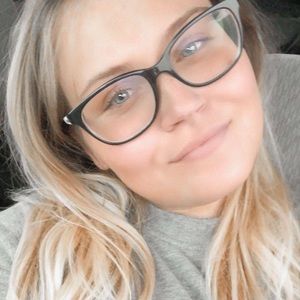 Meet your Posher, Olivia